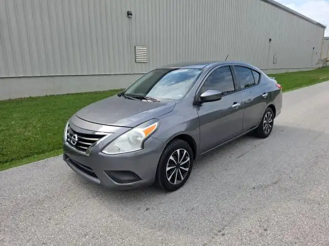 2019 Nissan Versa 1.6 SV CVT's photo
