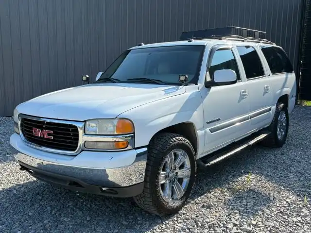 2005 GMC Yukon 4WD 1/2 Ton SLE's photo
