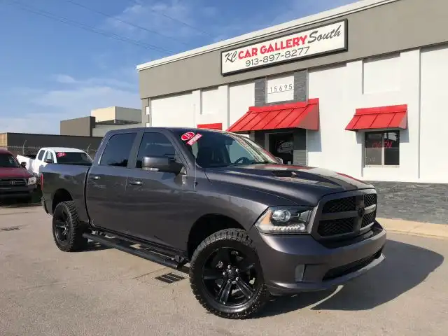 2018 RAM 1500 Night Edition Crew Cab 4x4 5'7" Box's photo