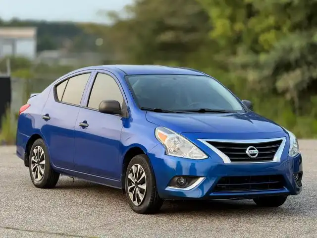2015 Nissan Versa 1.6 S Plus CVT's photo