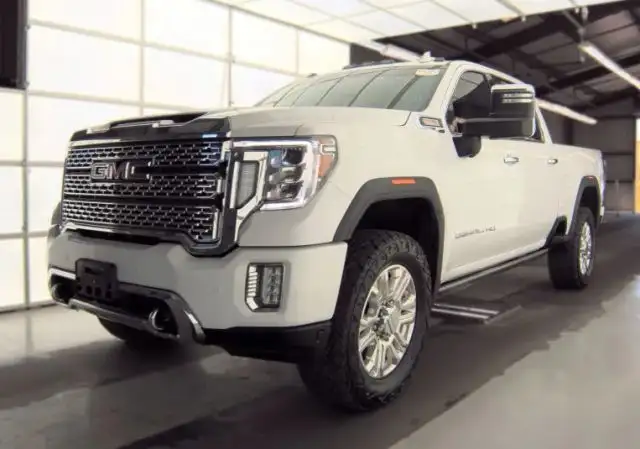 2021 GMC Sierra 4WD Crew Cab Standard Box Denali's photo