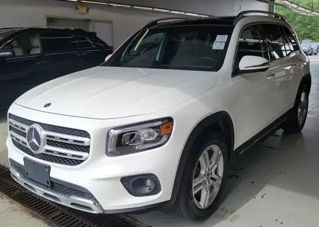 2021 Mercedes-Benz GLB GLB250 4MATIC's photo