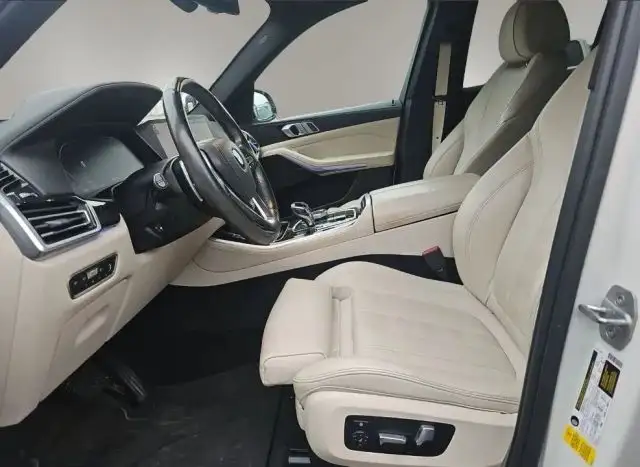 2020 BMW X5 sDrive40i's photo