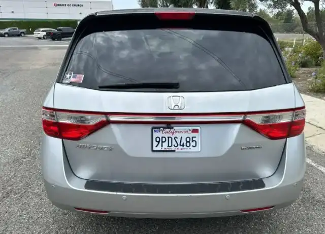 2011 Honda Odyssey Touring's photo