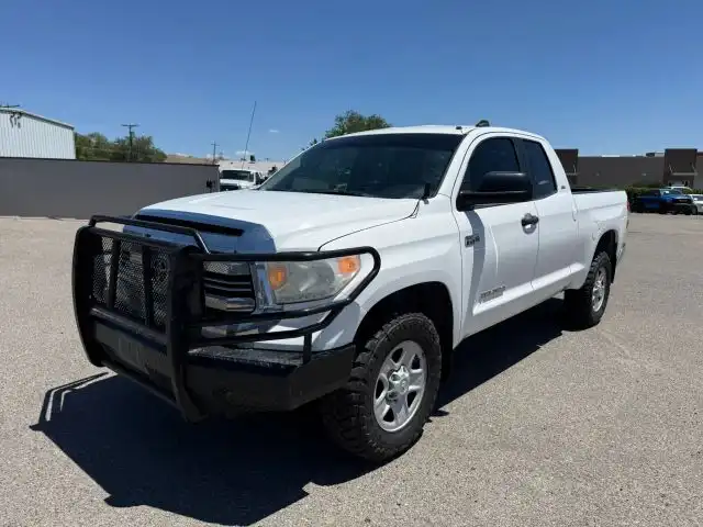2016 Toyota Tundra SR5 5.7L 4WD FFV Double Cab Std Bed's photo