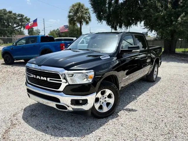 2019 RAM 1500 Big Horn/Lone Star 4x4 Crew Cab 5'7's photo