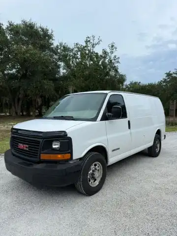 2005 GMC Savana 2500 Work Van (HD)'s photo