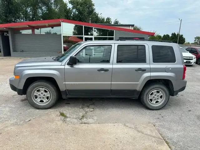 2016 Jeep Patriot Sport's photo