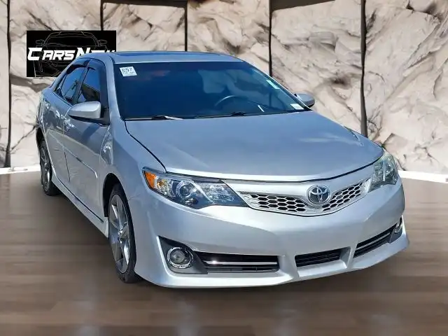 2014 Toyota Camry 2.5 Auto SE's photo