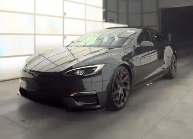 2026 Tesla Model S Plaid's photo