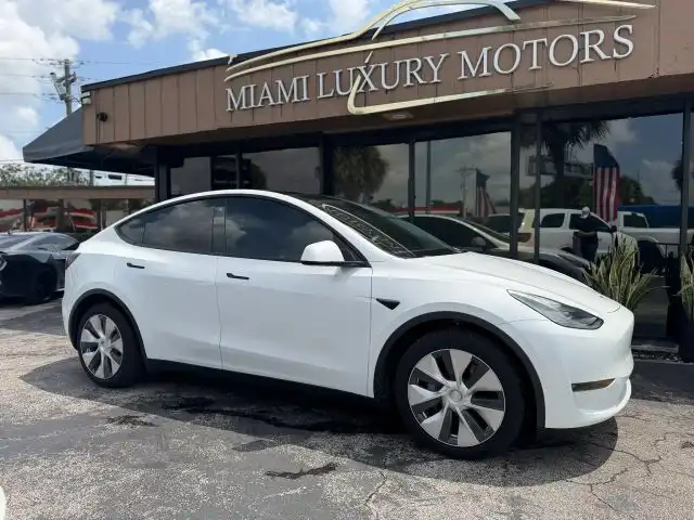 2022 Tesla Model Y Long Range Dual Motor All-Wheel Drive's photo
