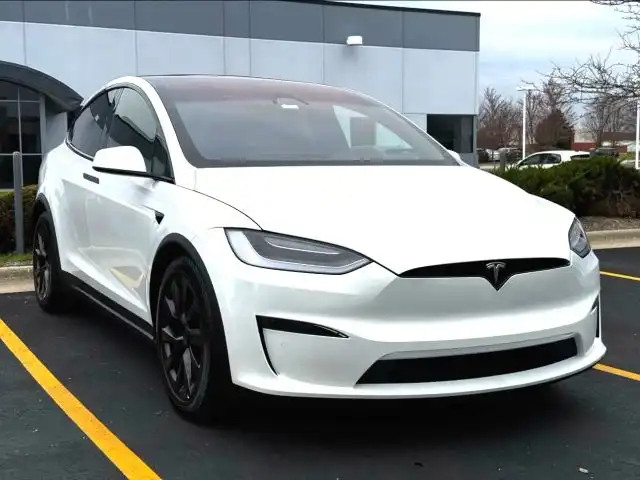 2022 Tesla Model X Long Range's photo
