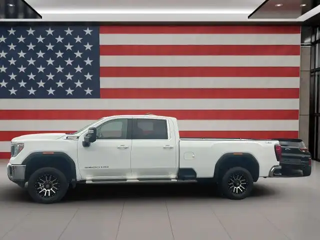 2020 GMC Sierra 4WD Crew Cab Long Box DRW SLE's photo