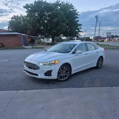 2019 Ford Fusion SEL FWD's photo