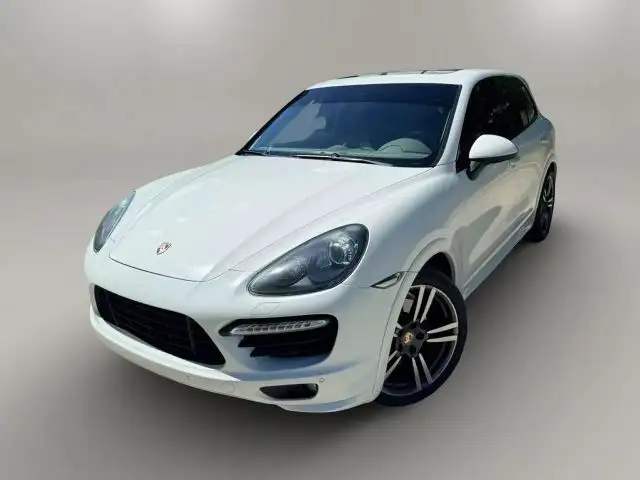 2013 Porsche Cayenne GTS's photo