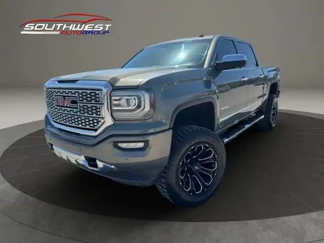 2017 GMC Sierra 4WD Crew Cab Short Box's photo