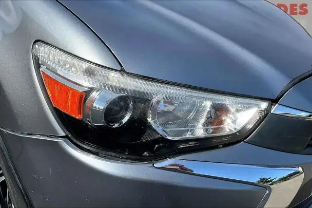 2017 Mitsubishi Outlander Sport 2.0 ES 2WD CVT's photo