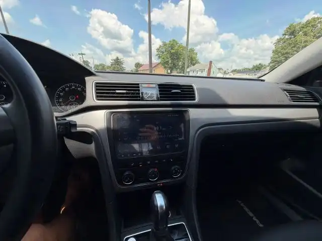 2015 Volkswagen Passat 1.8T S DSG's photo