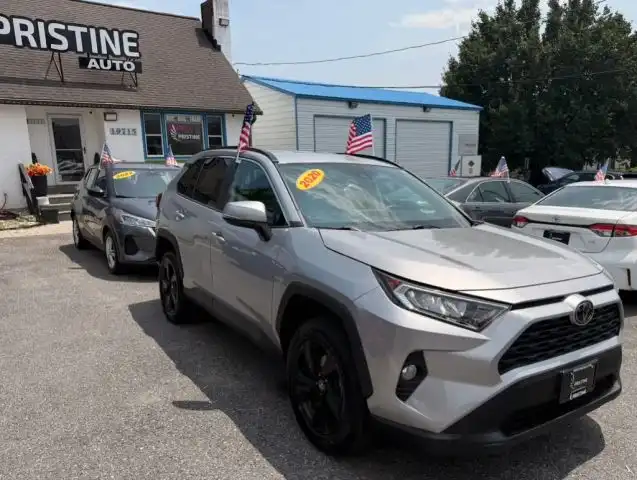 2020 Toyota RAV4 XLE AWD's photo