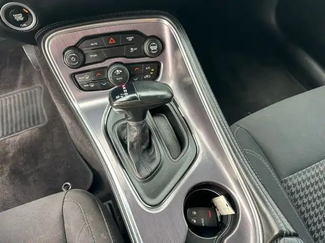 2018 Dodge Challenger SXT's photo