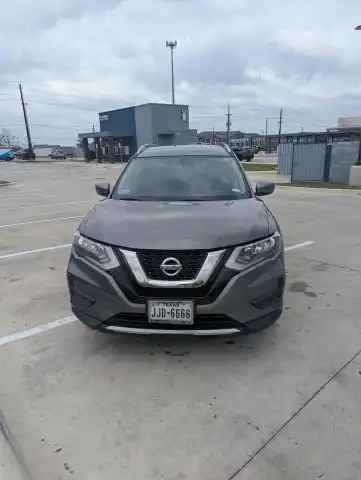 2017 Nissan Rogue SV FWD's photo