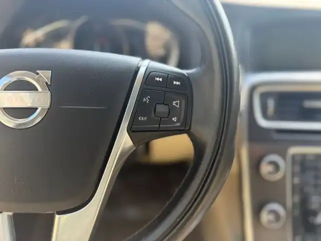 2014 Volvo S60 T5 AWD Auto's photo