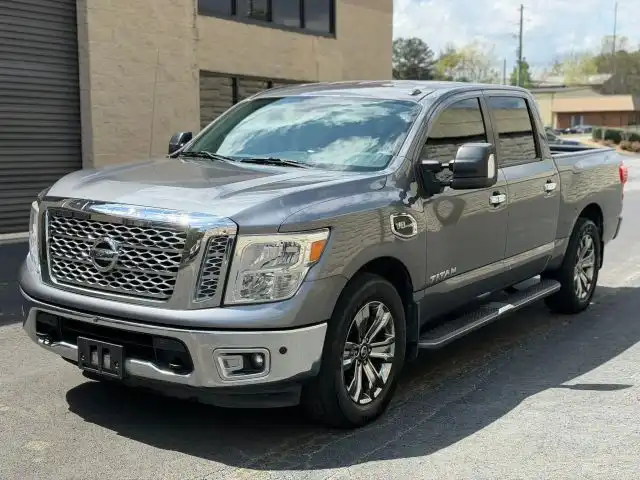 2017 Nissan Titan SV 4X2 Crew Cab's photo