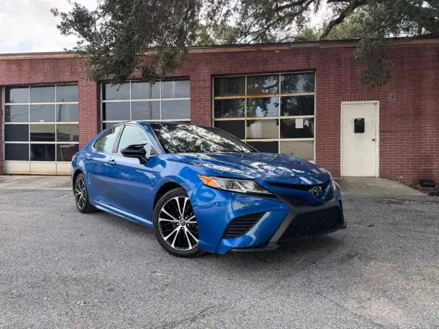 2020 Toyota Camry 2.5 Auto SE's photo