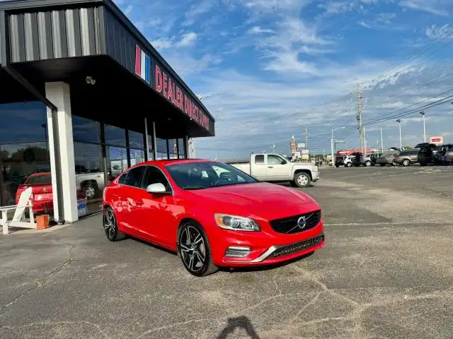 2017 Volvo S60 T6 AWD R-Design Platinum's photo