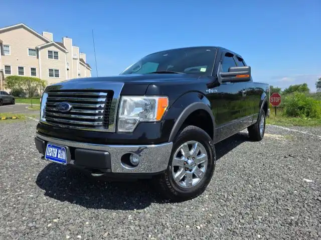 2011 Ford F-150 XL 4WD SuperCab 145 in's photo