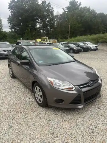 2012 Ford Focus S Sedan's photo