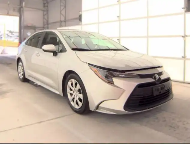 2025 Toyota Corolla LE CVT's photo