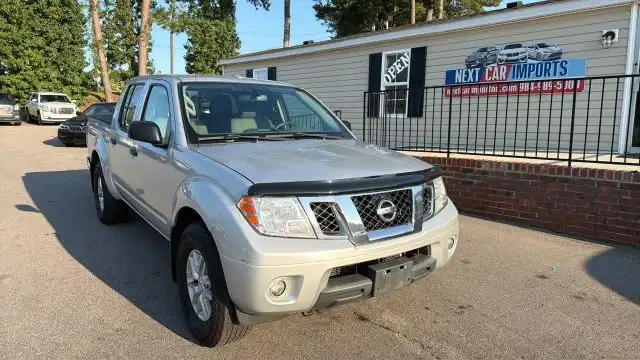 2017 Nissan Frontier 4.0 SV Crew Cab 4WD Auto SWB's photo