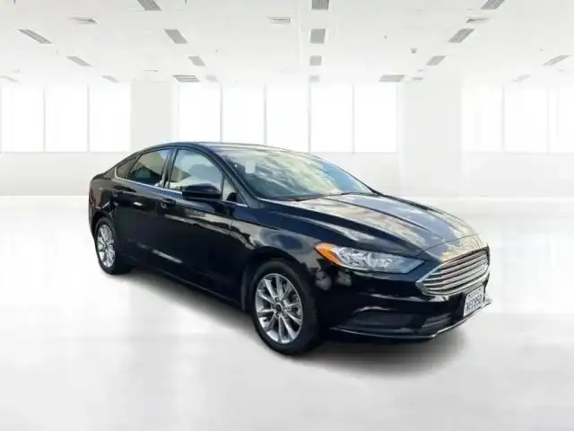 2017 Ford Fusion SE FWD's photo