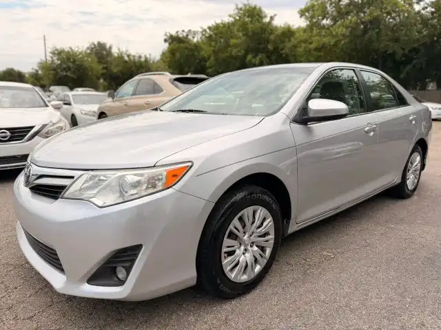 2012 Toyota Camry 2.5 Auto L's photo