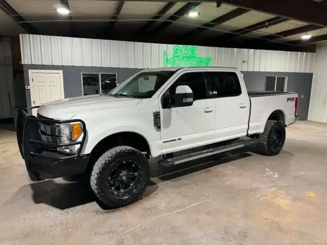 2017 Ford F-250 Lariat 4WD Crew Cab 6-3/4' Box's photo