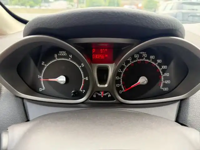 2012 Ford Fiesta SE Sedan's photo