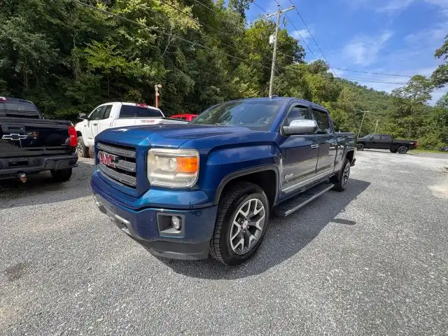 2015 GMC Sierra SLT 4WD Crew Cab SWB's photo