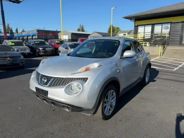 2013 Nissan Juke S FWD CVT's photo