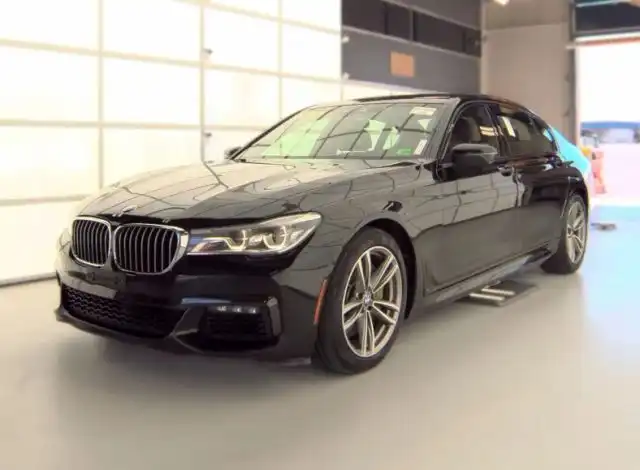 2017 BMW 7 Series 750i xDrive's photo