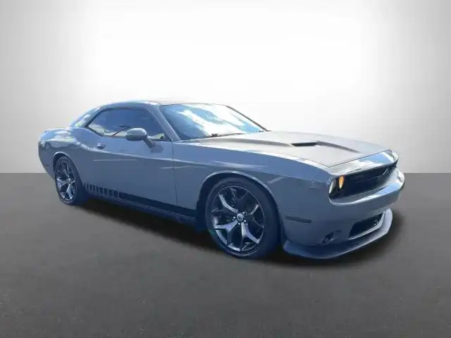 2018 Dodge Challenger SXT Plus's photo