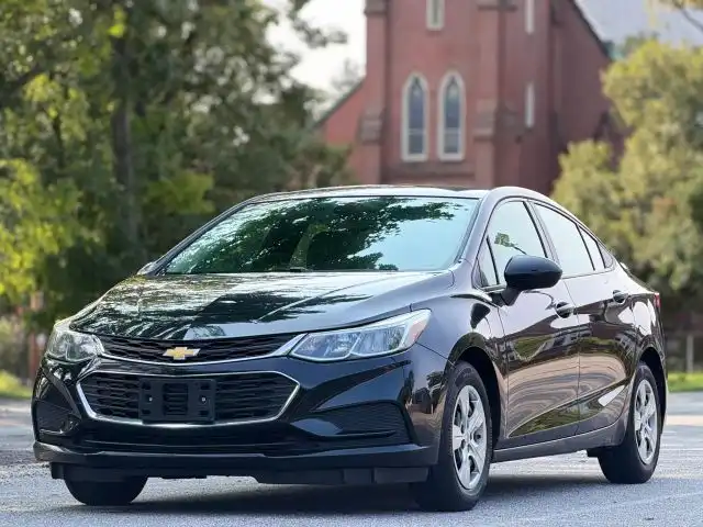 2017 Chevrolet Cruze LS Auto's photo