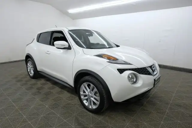 2015 Nissan Juke S FWD CVT's photo
