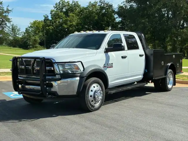 2014 RAM 4500 ST 4X4 Crew Cab DRW 173" WB's photo