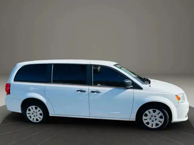 2019 Dodge Grand Caravan SE's photo