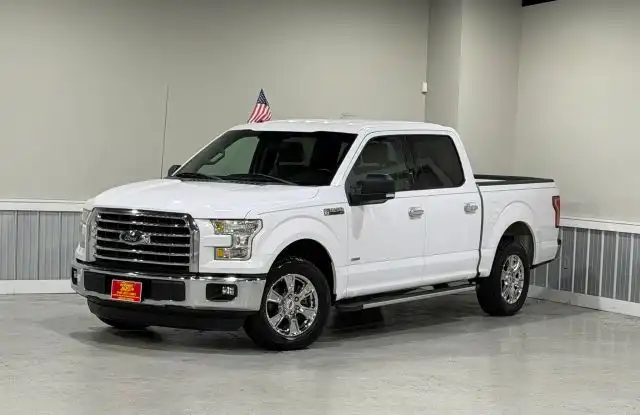2015 Ford F-150 XLT SuperCrew 145-in's photo