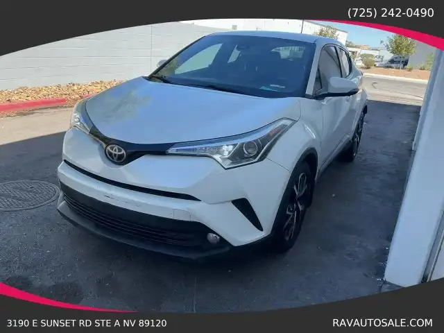 2018 Toyota C-HR XLE Premium's photo