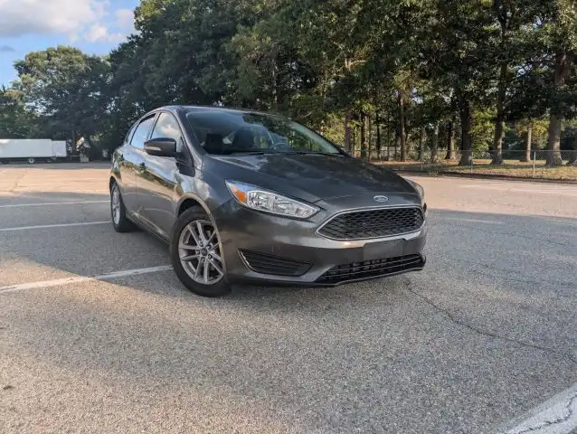 2015 Ford Focus 5 Door Hatch SE's photo