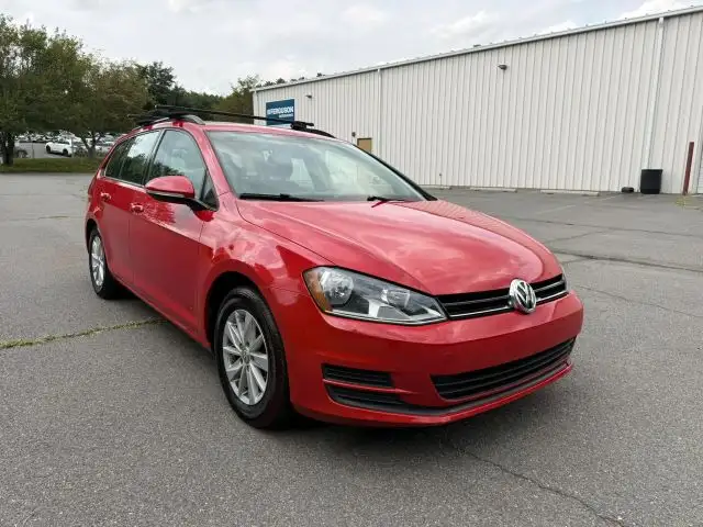 2017 Volkswagen Golf SportWagen TSI S Auto's photo