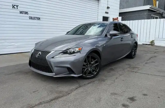 2016 Lexus IS 350 200t's photo